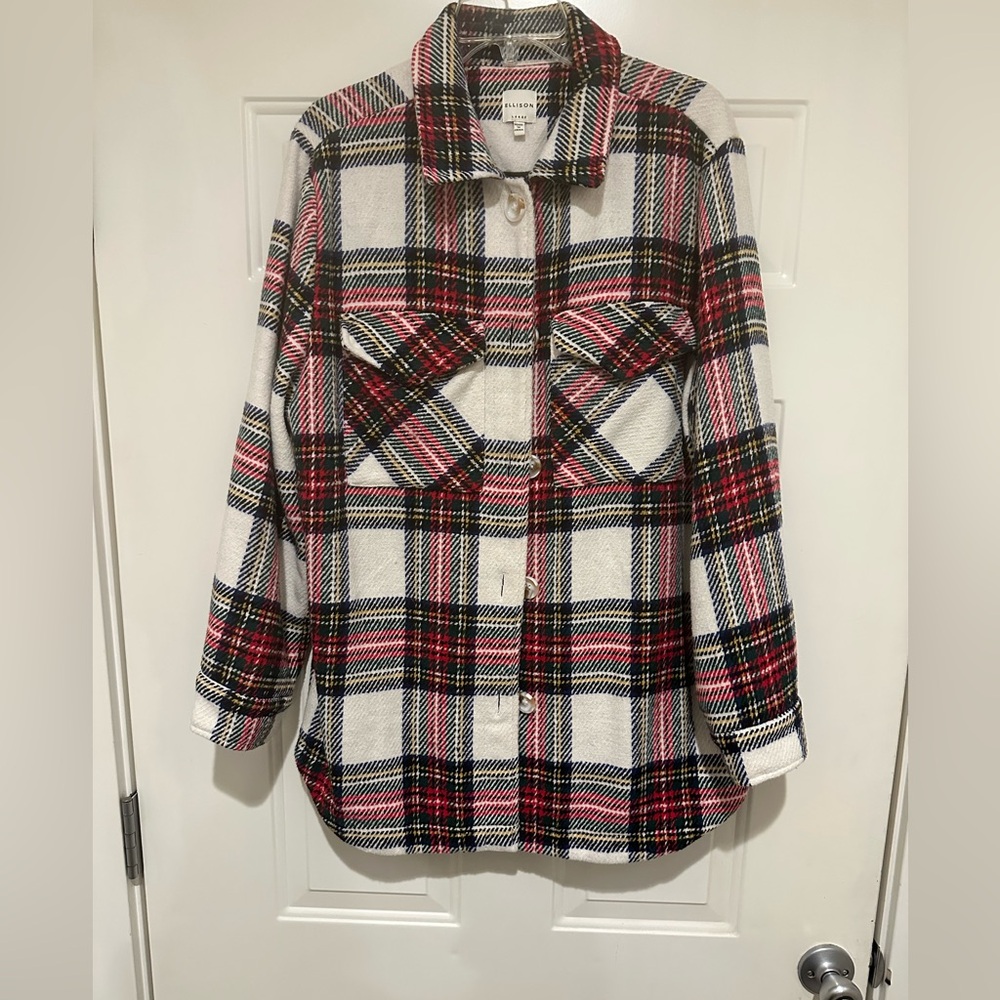 Women’s lined plaid shacket.